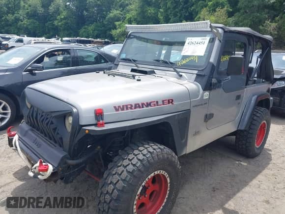 2001 Jeep Wrangler SE with VIN 1J4FA29P01P305939, listed as a IAAI auction lot 42624451 with 170,315 mi miles and . Bid and sale history available at DreamBid. Image 2.