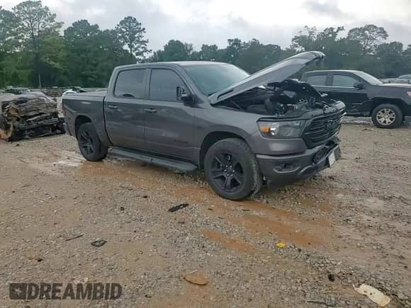 2021 Ram 1500 Big Horn z VIN 1C6RREFT5MN684216, wystawiony jako Copart lot #70732315 z przebiegiem 76 077 mil mil oraz Szkoda całkowita • Salvage title. Historia ofert i sprzedaży dostępna na DreamBid. Obrazek 13.