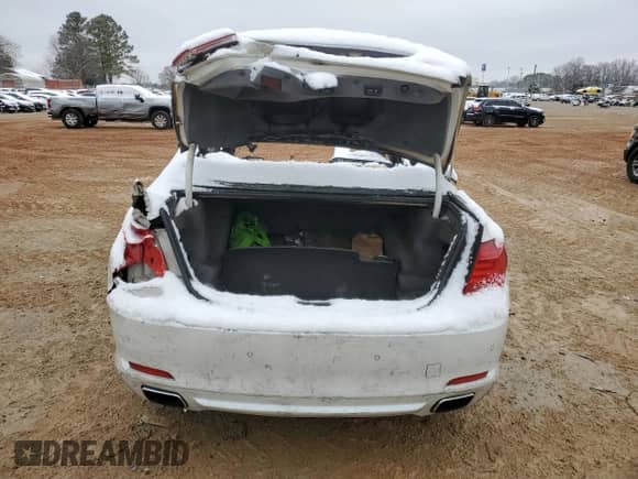 2011 BMW 7 Series 740i z VIN WBAKA4C52BC612509, wystawiony jako Copart lot #45868175 z przebiegiem Nie podano mil oraz Szkoda całkowita • Salvage title. Historia ofert i sprzedaży dostępna na DreamBid. Obrazek 6.