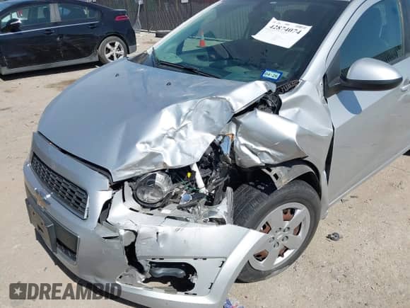 2015 Chevrolet Sonic LS с VIN 1G1JA6SH3F4217401, выставлен на аукционе IAAI как лот 42874074 с пробегом 93 823 миль миль и . История ставок и продаж доступна на DreamBid. Изображение 6.