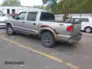2002 Chevrolet S-10 LS с VIN 1GCDT13W12K172852, выставлен на аукционе IAAI как лот 43380035 с пробегом 165 665 миль миль и . История ставок и продаж доступна на DreamBid. Изображение 3.