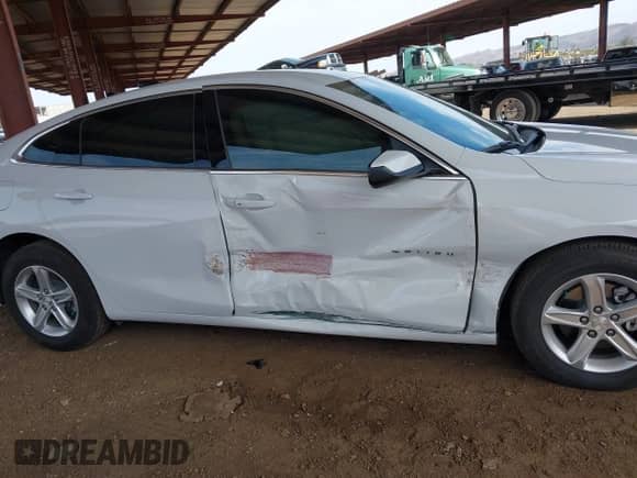 2024 Chevrolet Malibu LS z VIN 1G1ZB5ST6RF212460, wystawiony jako IAAI lot #41896686 z przebiegiem 17 249 mil mil oraz . Historia ofert i sprzedaży dostępna na DreamBid. Obrazek 13.