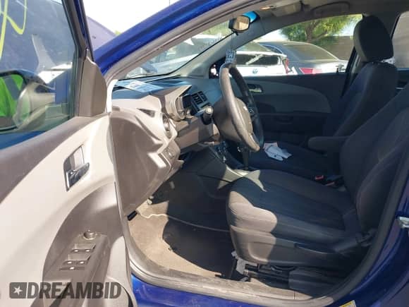 2013 Chevrolet Sonic LT с VIN 1G1JC6SB6D4164065, выставлен на аукционе IAAI как лот 43294918 с пробегом 114 409 миль миль и . История ставок и продаж доступна на DreamBid. Изображение 5.