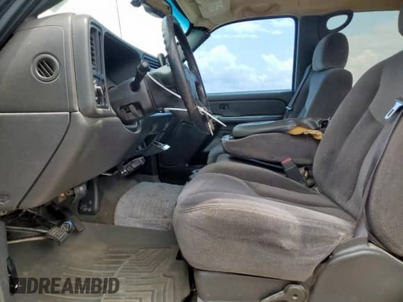 2006 GMC Sierra 1500 SLE1 z VIN 2GTEC13T861222789, wystawiony jako Copart lot #69116945 z przebiegiem 314 275 mil mil oraz Szkoda całkowita • Salvage title. Historia ofert i sprzedaży dostępna na DreamBid. Obrazek 7.