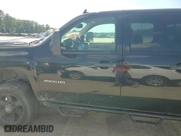 2011 Chevrolet Silverado 2500HD LT с VIN 1GC1KXC81BF129518, выставлен на аукционе Copart как лот 66550885 с пробегом 172 159 миль миль и Списание • Salvage title. История ставок и продаж доступна на DreamBid. Изображение 13.
