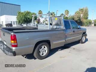 2002 Chevrolet Silverado 1500 z VIN 1GCEC19T22E290800, wystawiony jako IAAI lot #43384732 z przebiegiem 162 118 mil mil oraz . Historia ofert i sprzedaży dostępna na DreamBid. Obrazek 4.