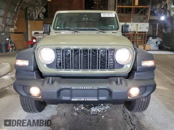 2025 Jeep Wrangler Sport S с VIN 1C4PJXDN9SW508655, выставлен на аукционе Copart как лот 68510375 с пробегом 4 604 миль миль и Списание • Salvage title. История ставок и продаж доступна на DreamBid. Изображение 5.