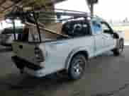 2003 Toyota Tundra Limited z VIN 5TBRT38153S370187, wystawiony jako Copart lot #53190885 z przebiegiem 164 846 mil mil oraz Szkoda całkowita • Salvage title. Historia ofert i sprzedaży dostępna na DreamBid. Obrazek 3.