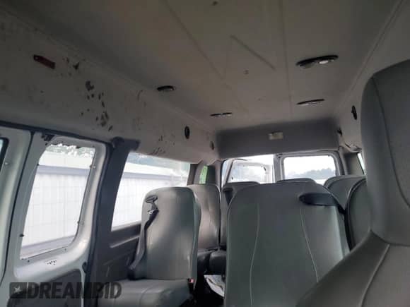 2012 Ford Econoline Cargo Commercial z VIN 1FTNS1EW8CDA26507, wystawiony jako Copart lot #67796585 z przebiegiem 265 179 mil mil oraz Szkoda całkowita • Salvage title. Historia ofert i sprzedaży dostępna na DreamBid. Obrazek 10.