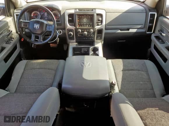 2015 Ram 1500 Big Horn z VIN 1C6RR6LT6FS582079, wystawiony jako Copart lot #66537155 z przebiegiem 168 070 mil mil oraz Czysty tytuł • Clean title. Historia ofert i sprzedaży dostępna na DreamBid. Obrazek 8.