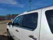 2011 Cadillac Escalade ESV Premium z VIN 1GYS4JEF1BR154922, wystawiony jako IAAI lot #41487239 z przebiegiem 154 979 mil mil oraz . Historia ofert i sprzedaży dostępna na DreamBid. Obrazek 14.