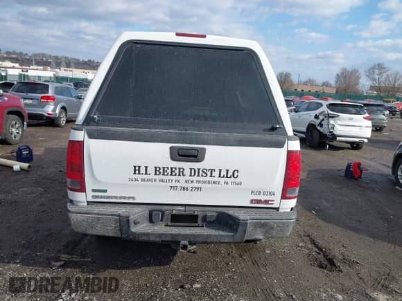 2011 GMC Sierra 1500 Work Truck z VIN 1GTN2TE01BZ326091, wystawiony jako IAAI lot #41516755 z przebiegiem Nie podano mil oraz . Historia ofert i sprzedaży dostępna na DreamBid. Obrazek 16.