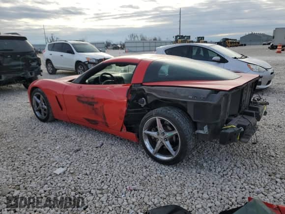 2012 Chevrolet Corvette 3LT с VIN 1G1YG2DW3C5105141, выставлен на аукционе Copart как лот 88414405 с пробегом 75 218 миль миль и Списание • Salvage title. История ставок и продаж доступна на DreamBid. Изображение 2.