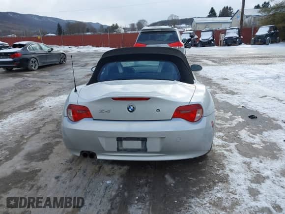 2007 BMW Z4 3.0i with VIN 4USBU33557LW59829, listed as a IAAI auction lot 41272808 with 149,456 mi miles and . Bid and sale history available at DreamBid. Image 16.