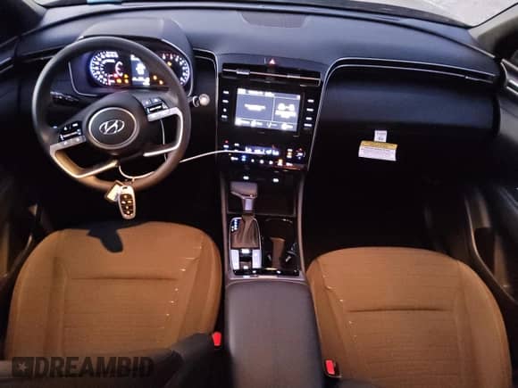 2024 Hyundai Santa Cruz SEL с VIN 5NTJB4AE2RH098952, выставлен на аукционе Copart как лот 80526854 с пробегом 9 783 миль миль и Чистый • Clean title. История ставок и продаж доступна на DreamBid. Изображение 8.