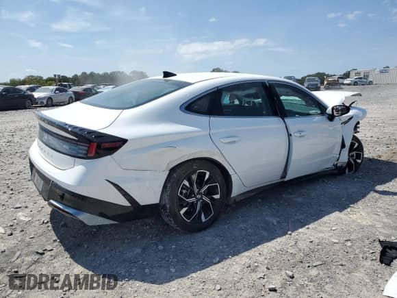 2024 Hyundai Sonata SEL с VIN KMHL64JAXRA416196, выставлен на аукционе Copart как лот 71768185 с пробегом 25 672 миль миль и Списание • Salvage title. История ставок и продаж доступна на DreamBid. Изображение 3.