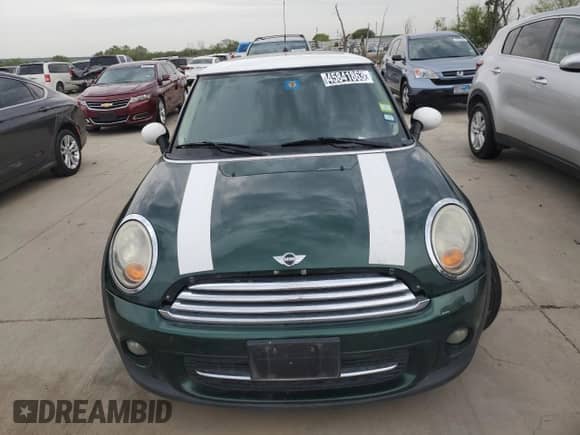 2011 MINI Hardtop z VIN WMWSU3C53BT091950, wystawiony jako Copart lot #45841863 z przebiegiem 125 815 mil mil oraz Czysty tytuł • Clean title. Historia ofert i sprzedaży dostępna na DreamBid. Obrazek 5.