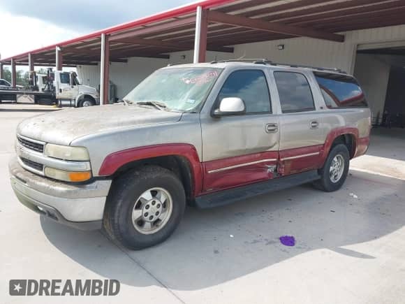 2003 Chevrolet Suburban LT with VIN 3GNEC16Z93G187013, listed as a IAAI auction lot 43529399 with 271,367 mi miles and . Bid and sale history available at DreamBid. Image 2.