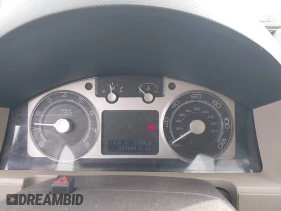 2008 Mercury Mariner with VIN 4M2CU91108KJ51427, listed as a IAAI auction lot 43339990 with 227,044 mi miles and . Bid and sale history available at DreamBid. Image 7.