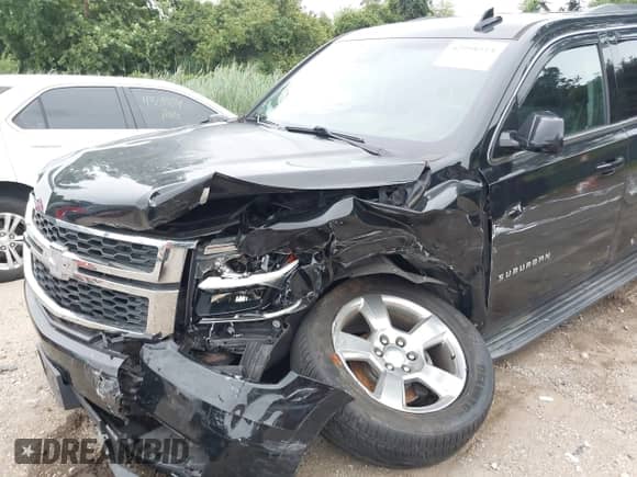 2017 Chevrolet Suburban LT z VIN 1GNSKHKC7HR183288, wystawiony jako IAAI lot #42998515 z przebiegiem 235 148 mil mil oraz . Historia ofert i sprzedaży dostępna na DreamBid. Obrazek 6.