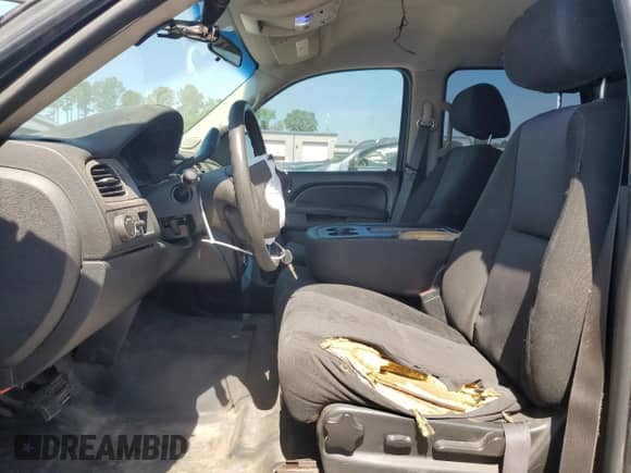 2011 Chevrolet Tahoe Commercial z VIN 1GNLC2E03BR280821, wystawiony jako Copart lot #55239215 z przebiegiem 325 861 mil mil oraz Szkoda całkowita • Salvage title. Historia ofert i sprzedaży dostępna na DreamBid. Obrazek 7.