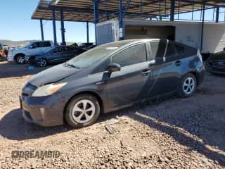 2013 Toyota Prius Three z VIN JTDKN3DU5D5620537, wystawiony jako Copart lot #82212505 z przebiegiem Nie podano mil oraz Szkoda całkowita • Salvage title. Historia ofert i sprzedaży dostępna na DreamBid. Obrazek 1.