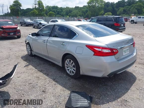 2016 Nissan Altima SR with VIN 1N4AL3AP4GN333619, listed as a IAAI auction lot 42751681 with 135,127 mi miles and . Bid and sale history available at DreamBid. Image 3.