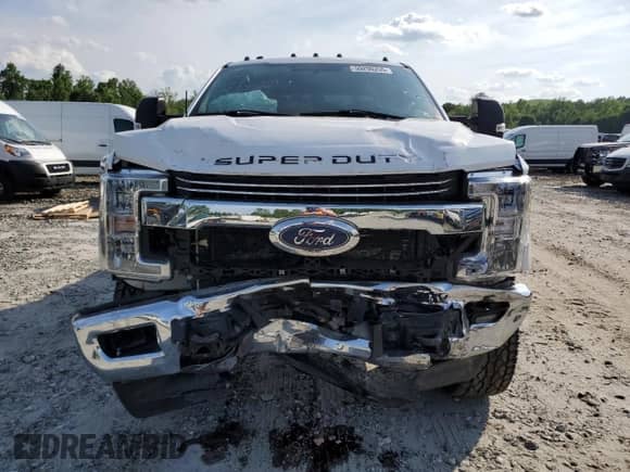 2017 Ford F-250 Lariat с VIN 1FT7W2BTXHEC81609, выставлен на аукционе Copart как лот 55290255 с пробегом 177 490 миль миль и Списание • Salvage title. История ставок и продаж доступна на DreamBid. Изображение 5.