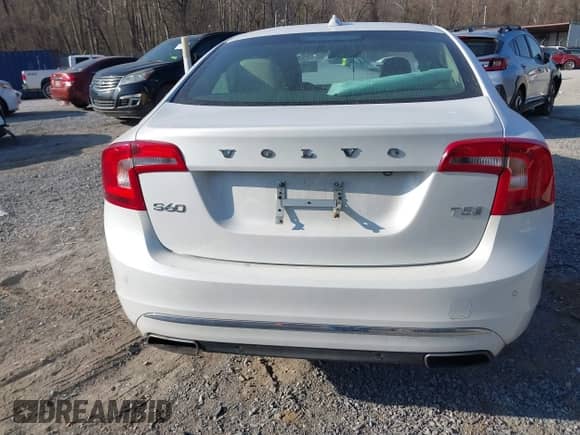 2018 Volvo S60 Inscription Platinum с VIN LYV402HM7JB179307, выставлен на аукционе IAAI как лот 41793753 с пробегом 107 205 миль миль и . История ставок и продаж доступна на DreamBid. Изображение 15.