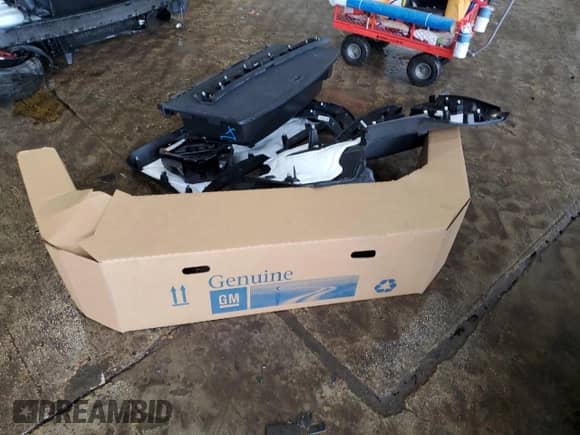 2024 Chevrolet Traverse с VIN 1GNESZKW1RJ128865, выставлен на аукционе Copart как лот 83579714 с пробегом 10 943 миль миль и Списание • Salvage title. История ставок и продаж доступна на DreamBid. Изображение 13.