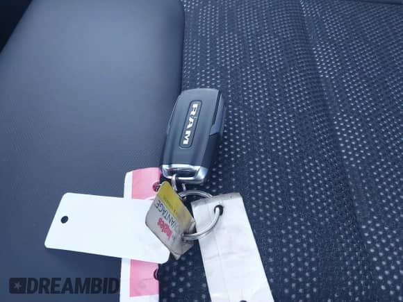 2024 Ram 1500 Big Horn z VIN 1C6SRFFT4RN152664, wystawiony jako IAAI lot #41376365 z przebiegiem 17 504 mil mil oraz . Historia ofert i sprzedaży dostępna na DreamBid. Obrazek 11.