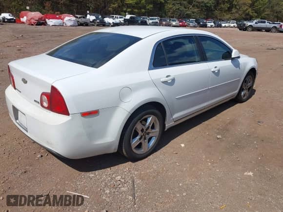 2010 Chevrolet Malibu 1LT с VIN 1G1ZC5E03AF132469, выставлен на аукционе IAAI как лот 43268375 с пробегом 433 085 миль миль и . История ставок и продаж доступна на DreamBid. Изображение 4.