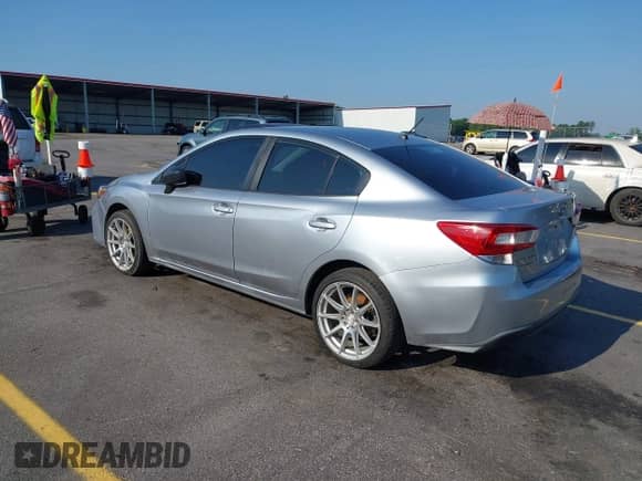 2018 Subaru Impreza с VIN 4S3GKAA68J3620998, выставлен на аукционе IAAI как лот 42532043 с пробегом 108 329 миль миль и . История ставок и продаж доступна на DreamBid. Изображение 3.