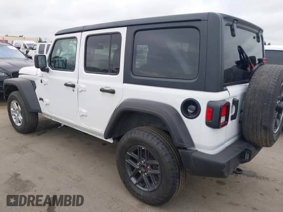 2025 Jeep Wrangler Willys z VIN 1C4PJXDN0SW555394, wystawiony jako IAAI lot #43321086 z przebiegiem 5 204 mil mil oraz . Historia ofert i sprzedaży dostępna na DreamBid. Obrazek 3.