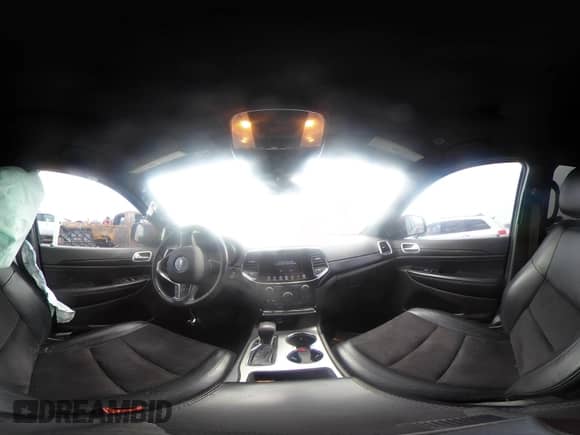 2020 Jeep Grand Cherokee Laredo E с VIN 1C4RJEAG1LC376416, выставлен на аукционе IAAI как лот 42368047 с пробегом 90 885 миль миль и . История ставок и продаж доступна на DreamBid. Изображение 18.