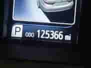 2015 Toyota Camry SE z VIN 4T1BF1FK5FU896718, wystawiony jako IAAI lot #43229803 z przebiegiem 125 366 mil mil oraz . Historia ofert i sprzedaży dostępna na DreamBid. Obrazek 15.