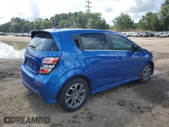 2020 Chevrolet Sonic LT z VIN 1G1JD6SB3L4102540, wystawiony jako Copart lot #63662965 z przebiegiem 57 190 mil mil oraz Szkoda całkowita • Salvage title. Historia ofert i sprzedaży dostępna na DreamBid. Obrazek 3.