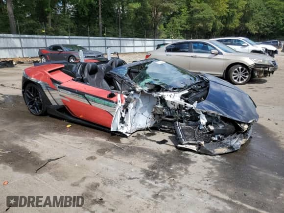 2016 Lamborghini Huracan LP 610-4 with VIN ZHWUR1ZF7GLA05381, listed as a Copart auction lot 71273294 with 10,965 mi miles and Salvage title. Bid and sale history available at DreamBid. Image 4.