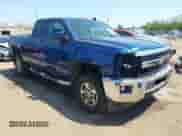 2016 Chevrolet Silverado 2500HD LT z VIN 1GC2KVEG0GZ312072, wystawiony jako IAAI lot #42103913 z przebiegiem 159 144 mil mil oraz . Historia ofert i sprzedaży dostępna na DreamBid. Obrazek 1.