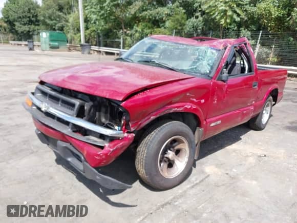 2003 Chevrolet S-10 LS с VIN 1GCCS14H538267556, выставлен на аукционе IAAI как лот 43123054 с пробегом 138 836 миль миль и . История ставок и продаж доступна на DreamBid. Изображение 2.