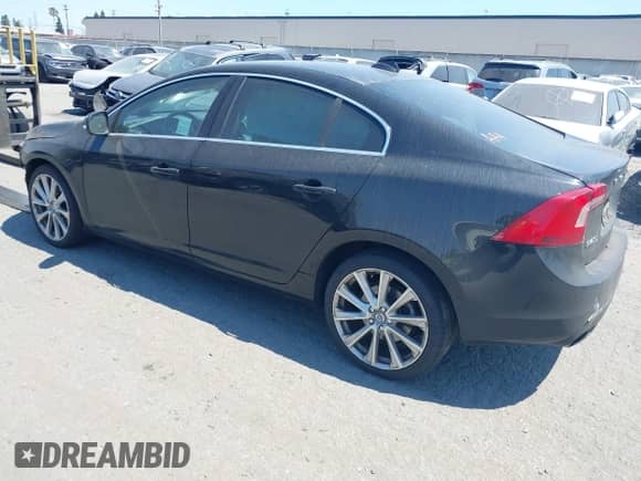 2018 Volvo S60 Inscription Platinum с VIN LYV402HM8JB174343, выставлен на аукционе IAAI как лот 42636685 с пробегом 51 659 миль миль и . История ставок и продаж доступна на DreamBid. Изображение 3.