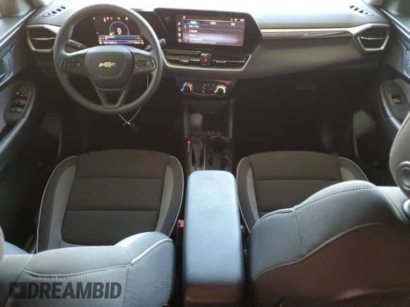 2025 Chevrolet TrailBlazer LT with VIN KL79MRSL9SB211239, listed as a Copart auction lot 81125665 with 11,374 mi miles and Salvage title. Bid and sale history available at DreamBid. Image 8.