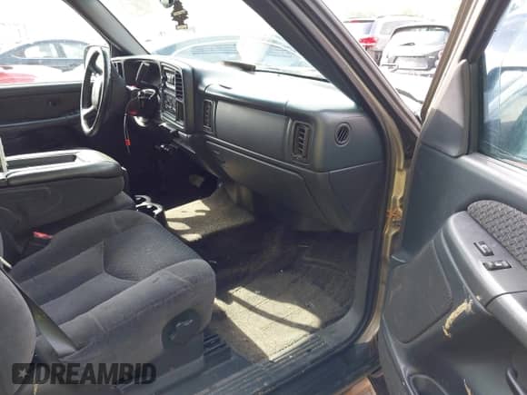 2002 Chevrolet Avalanche z VIN 3GNEC13T32G194876, wystawiony jako IAAI lot #42432682 z przebiegiem 298 344 mil mil oraz . Historia ofert i sprzedaży dostępna na DreamBid. Obrazek 5.