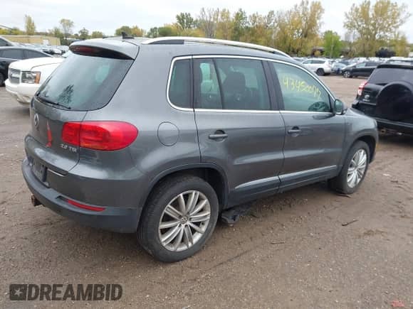 2012 Volkswagen Tiguan S с VIN WVGAV7AXXCW005276, выставлен на аукционе IAAI как лот 43450077 с пробегом 184 064 миль миль и . История ставок и продаж доступна на DreamBid. Изображение 4.