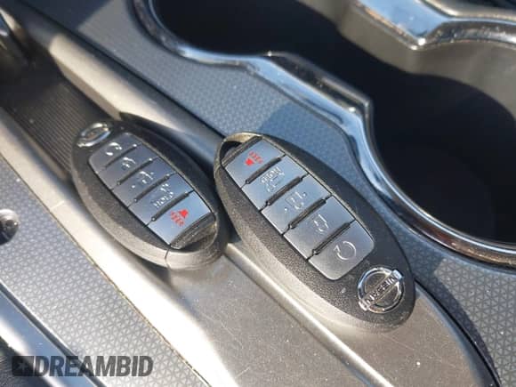 2019 Nissan Pathfinder S z VIN 5N1DR2MN6KC630742, wystawiony jako IAAI lot #42081252 z przebiegiem 118 448 mil mil oraz . Historia ofert i sprzedaży dostępna na DreamBid. Obrazek 11.