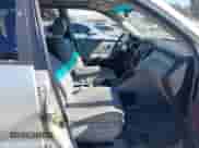 2006 Toyota Highlander w/3rd Row z VIN JTEEP21A160183501, wystawiony jako IAAI lot #43475931 z przebiegiem 157 667 mil mil oraz . Historia ofert i sprzedaży dostępna na DreamBid. Obrazek 5.