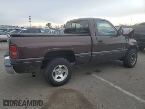 1998 Dodge 1500 с VIN 3B7HC16Y5WM295325, выставлен на аукционе Copart как лот 88844355 с пробегом 136 378 миль миль и Списание • Salvage title. История ставок и продаж доступна на DreamBid. Изображение 3.