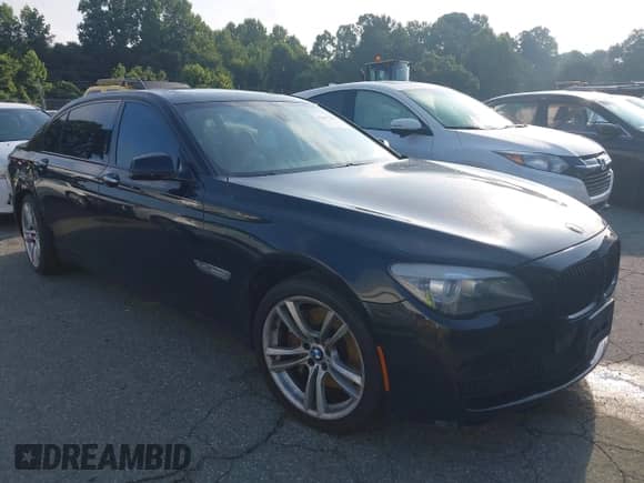2011 BMW 7 Series 750Li xDrive z VIN WBAKC8C55BC434418, wystawiony jako IAAI lot #42695385 z przebiegiem 93 427 mil mil oraz . Historia ofert i sprzedaży dostępna na DreamBid. Obrazek 1.