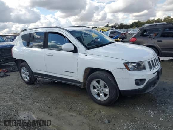 2016 Jeep Compass Latitude с VIN 1C4NJCEB1GD542922, выставлен на аукционе Copart как лот 86600515 с пробегом 205 373 миль миль и Списание • Salvage title. История ставок и продаж доступна на DreamBid. Изображение 4.
