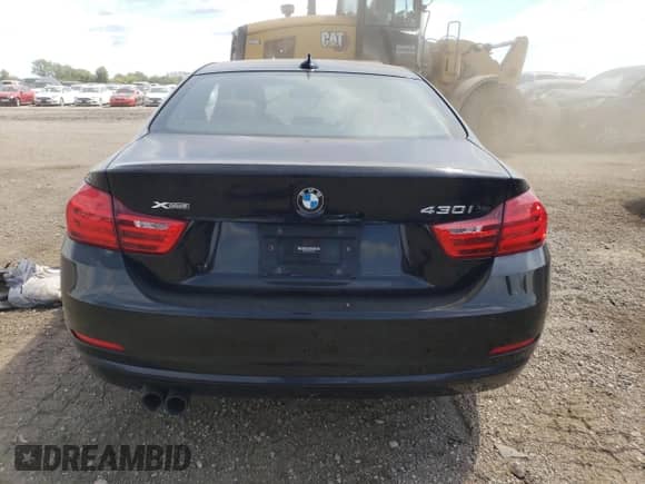 2017 BMW 4 Series 430i xDrive z VIN WBA4R9C39HK878928, wystawiony jako Copart lot #70739615 z przebiegiem Nie podano mil oraz Szkoda całkowita • Salvage title. Historia ofert i sprzedaży dostępna na DreamBid. Obrazek 6.